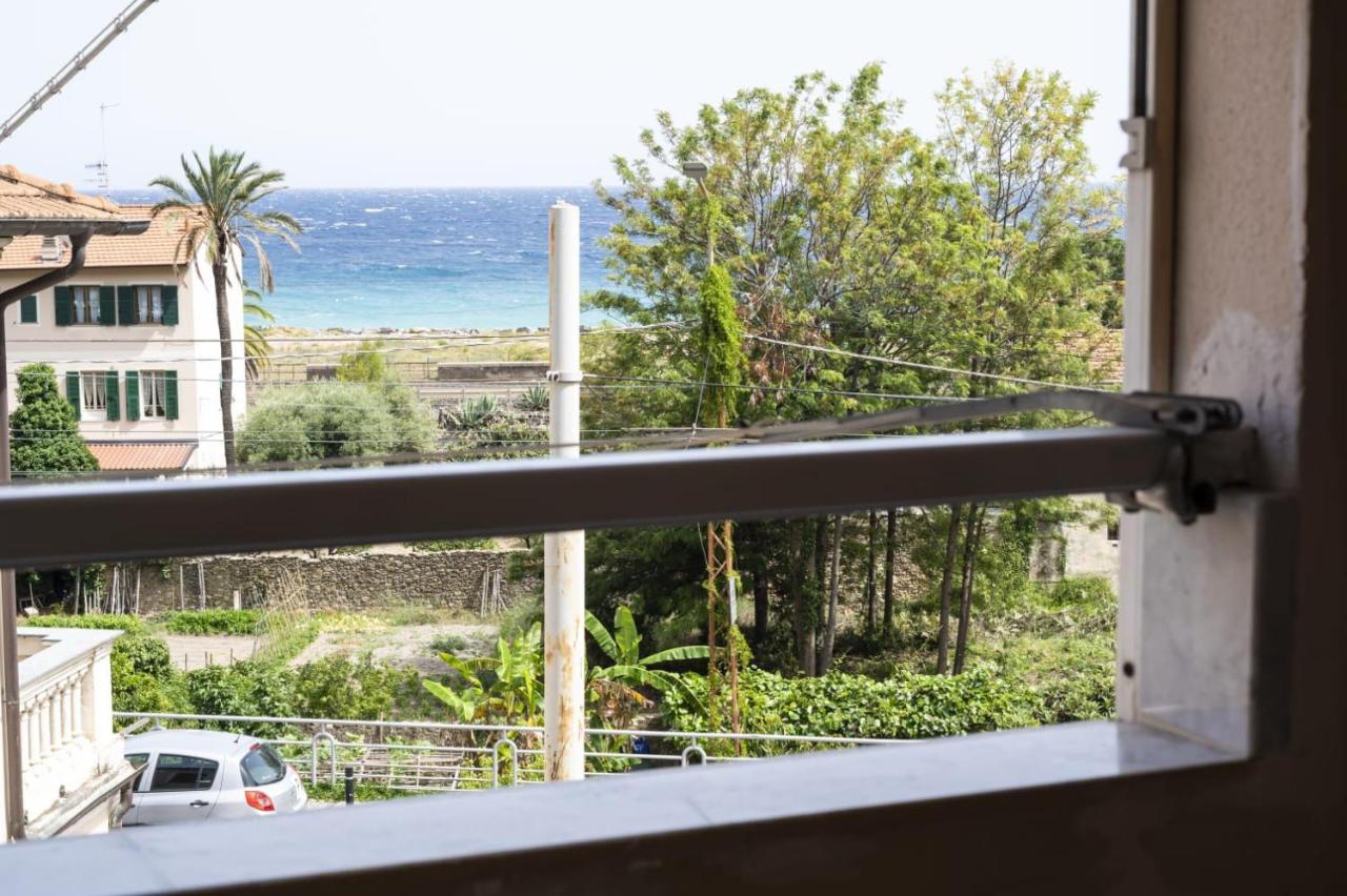 Casa Ambra Mare Apartment Бордихера Екстериор снимка