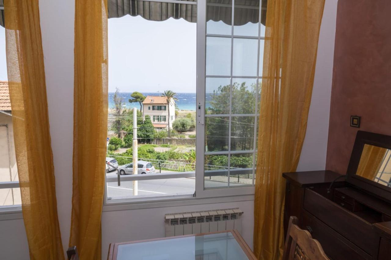 Casa Ambra Mare Apartment Бордихера Екстериор снимка